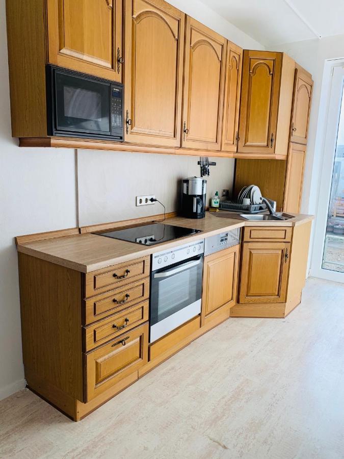 Grossartige 3 Zimmer Ferienwohnung Mit Kamin Und Garten Fuer 1-6 Personen Kaufbeuren Bagian luar foto