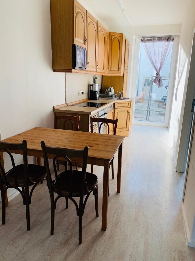 Grossartige 3 Zimmer Ferienwohnung Mit Kamin Und Garten Fuer 1-6 Personen Kaufbeuren Bagian luar foto