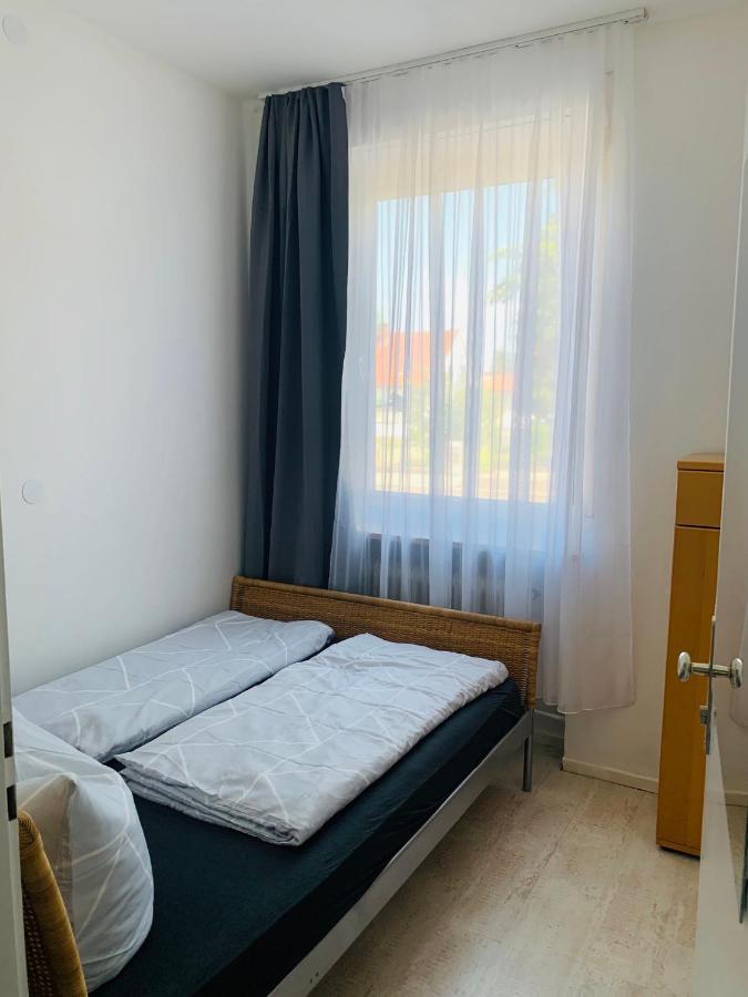 Grossartige 3 Zimmer Ferienwohnung Mit Kamin Und Garten Fuer 1-6 Personen Kaufbeuren Bagian luar foto
