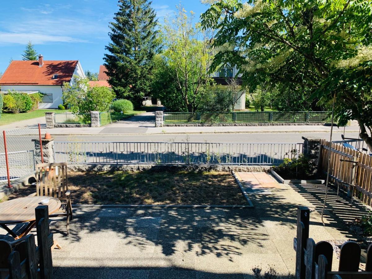 Grossartige 3 Zimmer Ferienwohnung Mit Kamin Und Garten Fuer 1-6 Personen Kaufbeuren Bagian luar foto